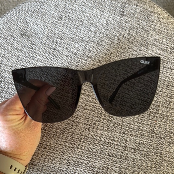 Quay Sunglasses - Picture 7 of 13